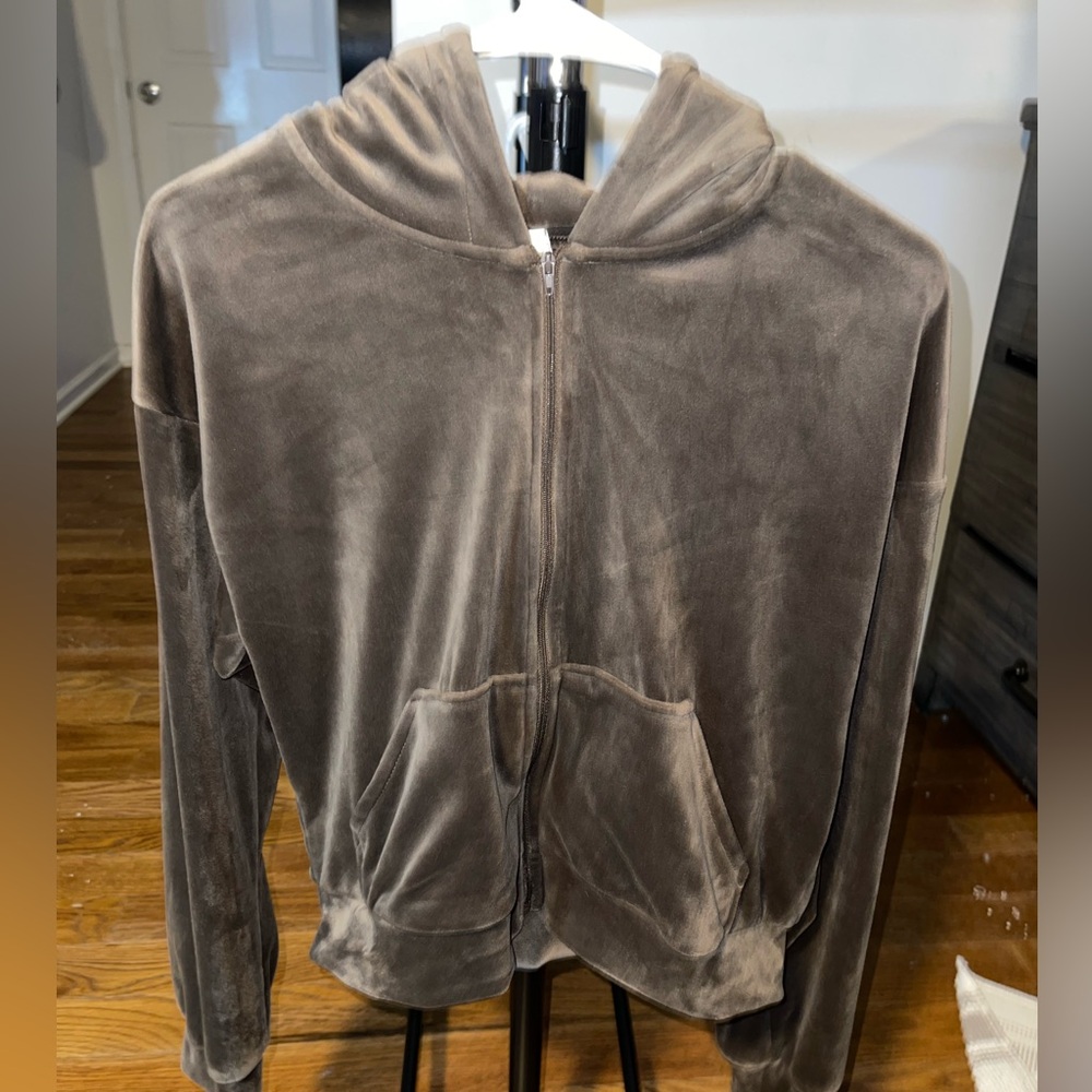 H&M Velour Zip Up Top Size L
